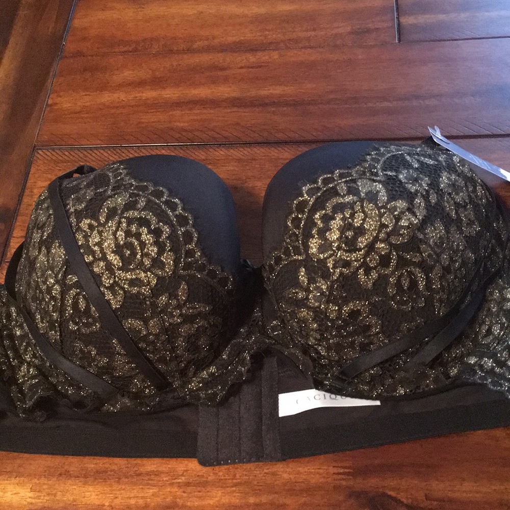 🔥NWT🔥 sexy black and gold lace bra